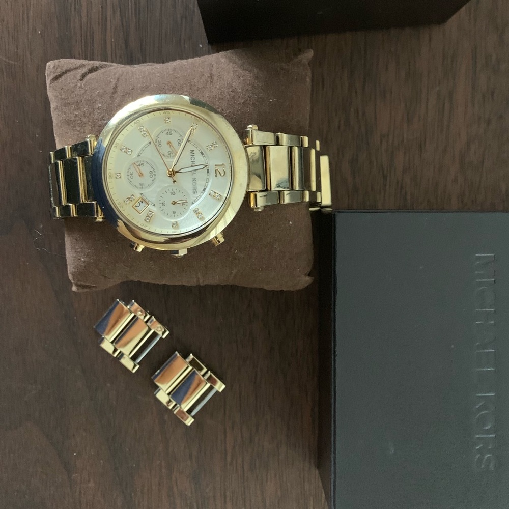 Gold medium sized Michael kors watch